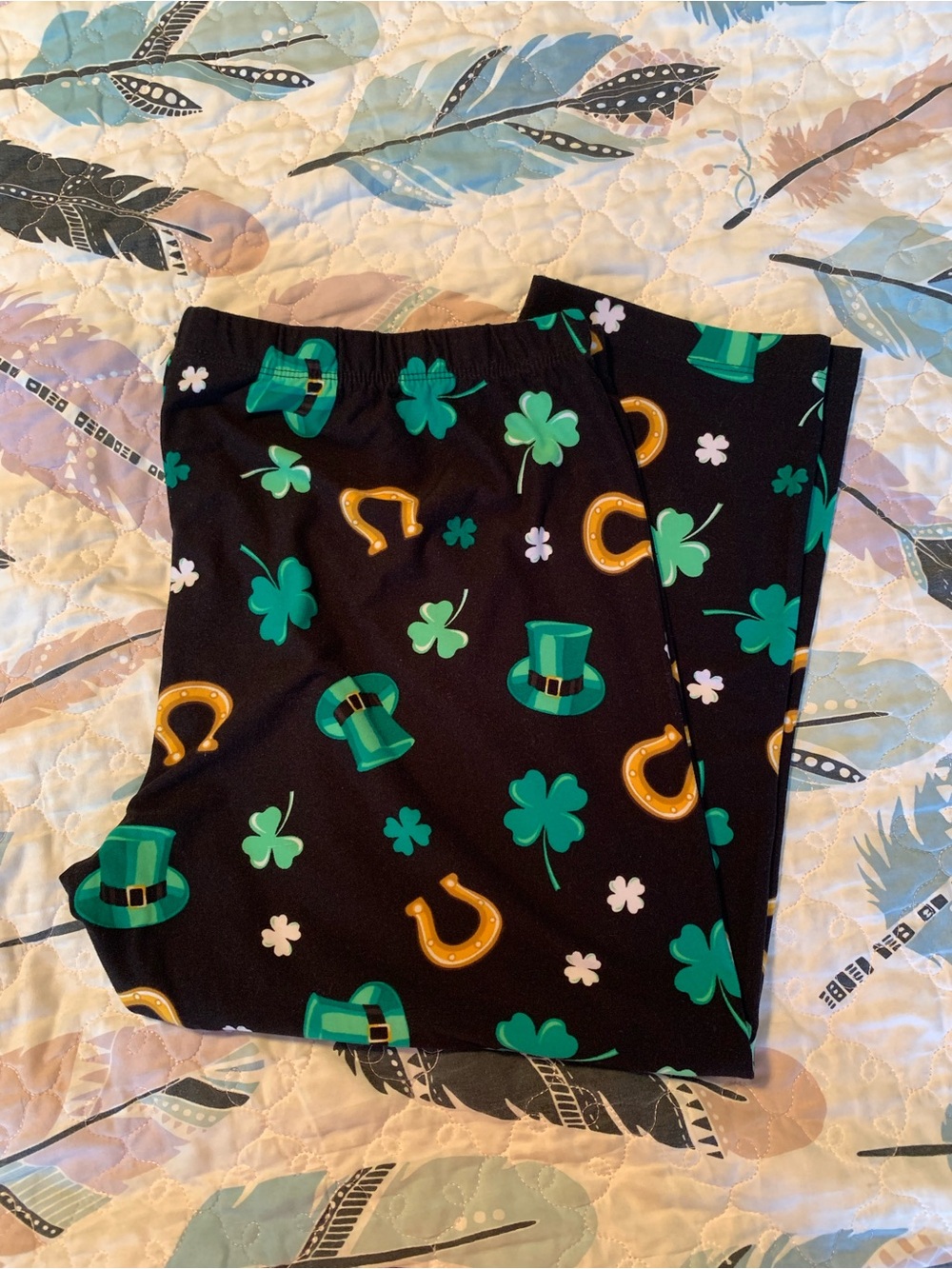 St. Patrick's Day Lucky Shamrock Leggings